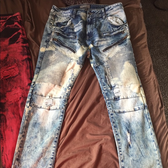 5 pairs of men’s jeans